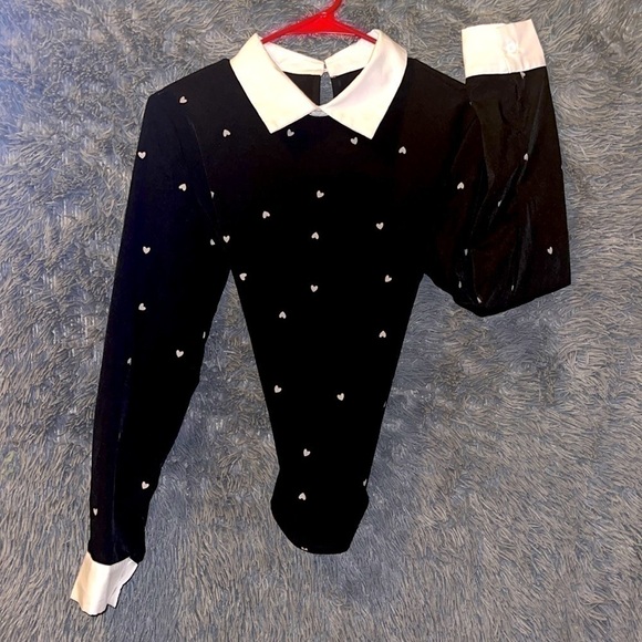 NWT🤍 Confetti Heart Print Contrast Panel Blouse 5️⃣✖️3️⃣0️⃣ - Picture 4 of 10